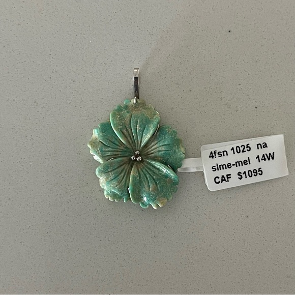 One of a kind Natural Turquoise Carved 14kt white gold pendant - Picture 5 of 9